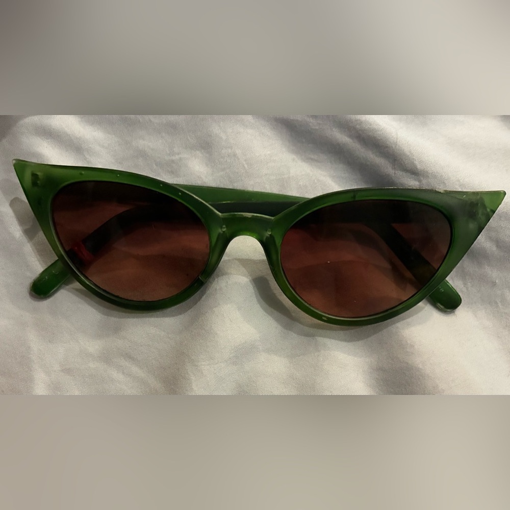 ISO- Green Cat Eye Sunglasses